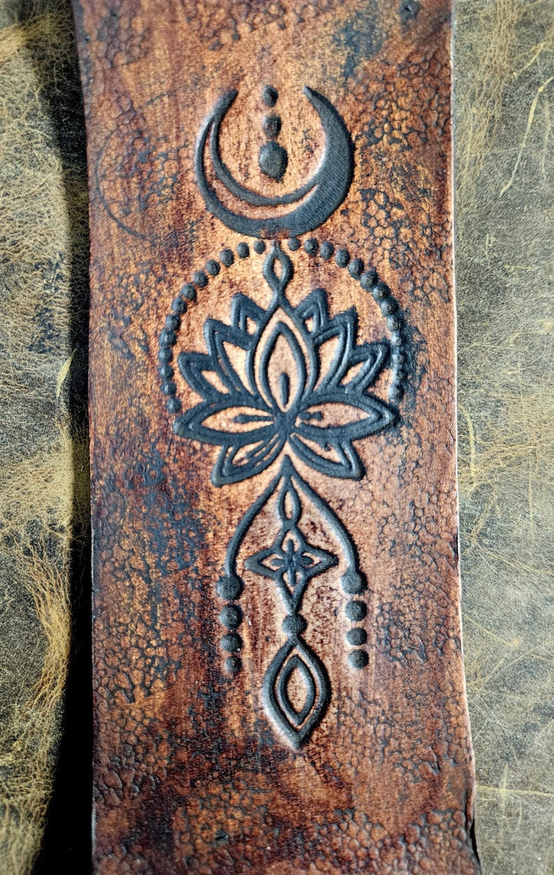 Crescent Moon & Lotus Leather Stamp – Mystical Alchemy Embossing Tool – Celestial Sacred Geometry Punch – Maker Tool for Leatherworking