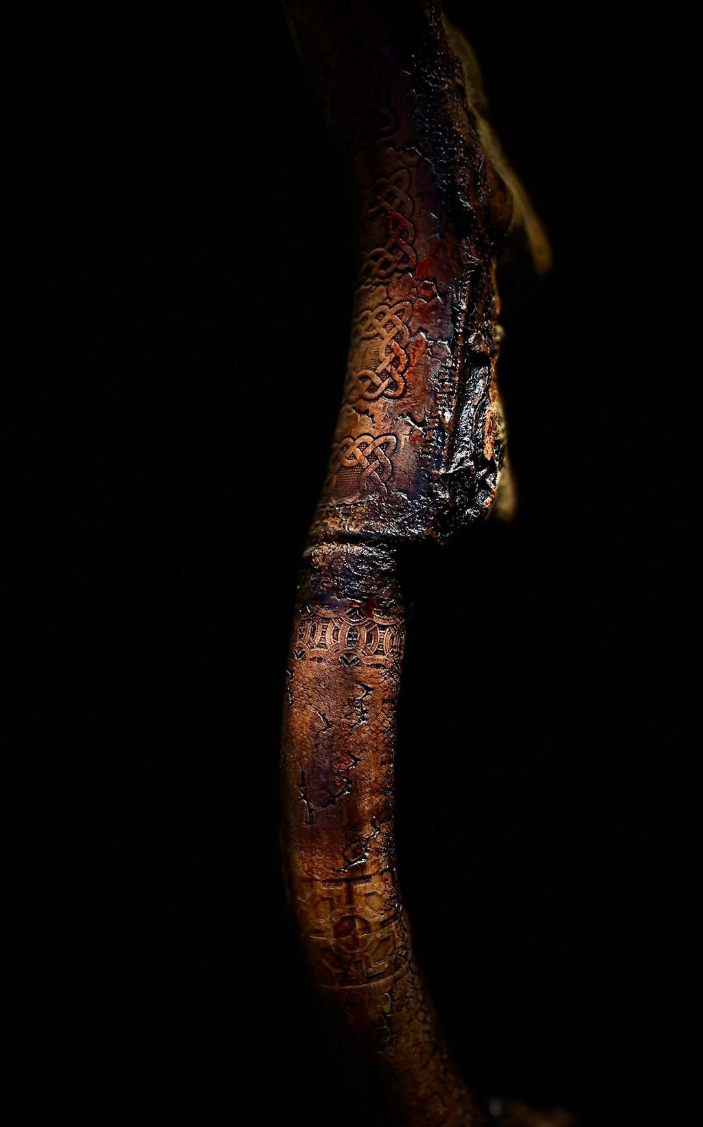 Ancient Bone Bow – Functional Fantasy Recurve Bow | Customizable Grip Sigils | Display-Ready Collector’s Weapon