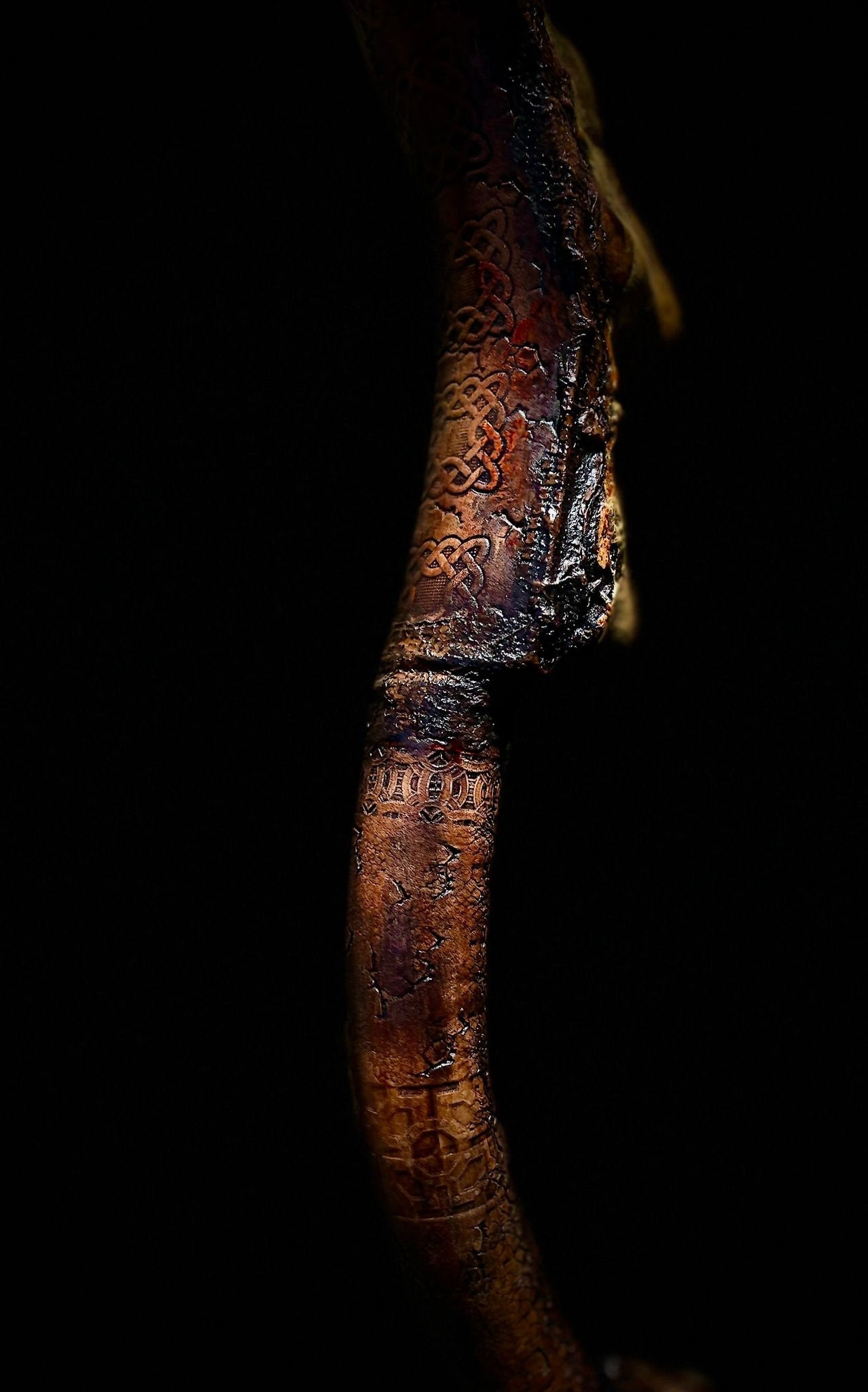 Ancient Bone Bow – Functional Fantasy Recurve Bow | Customizable Grip Sigils | Display-Ready Collector’s Weapon