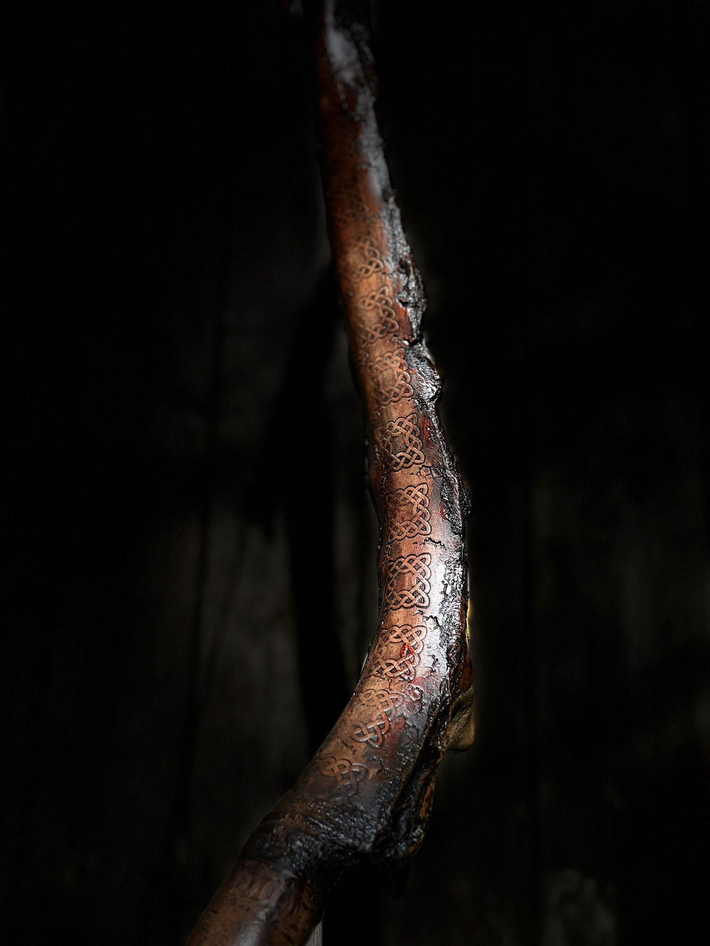 Ancient Bone Bow – Functional Fantasy Recurve Bow | Customizable Grip Sigils | Display-Ready Collector’s Weapon