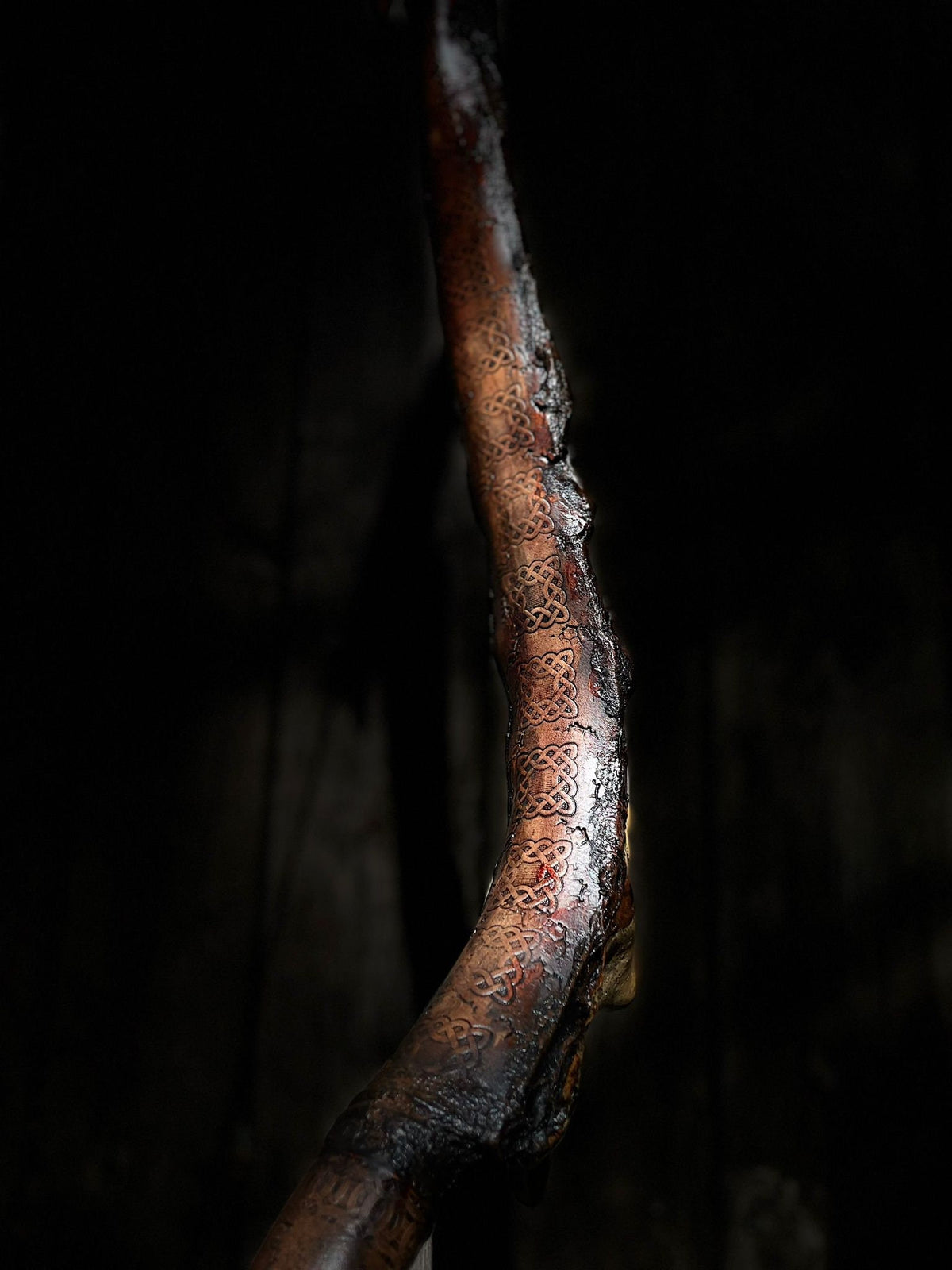 Ancient Bone Bow – Functional Fantasy Recurve Bow | Customizable Grip Sigils | Display-Ready Collector’s Weapon