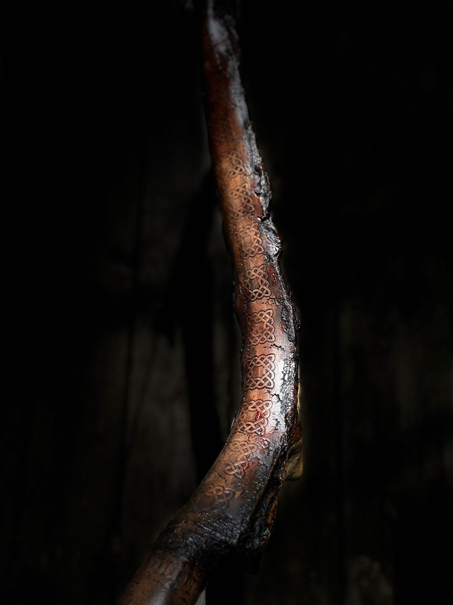 Ancient Bone Bow – Functional Fantasy Recurve Bow | Customizable Grip Sigils | Display-Ready Collector’s Weapon