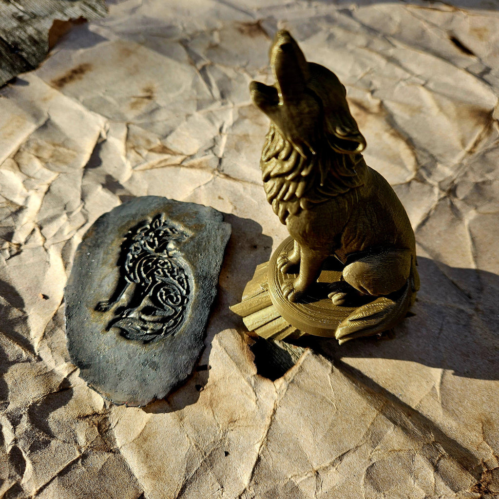 Wolf Clay Stamp – Full-Strength Artisan Tool for Clay, Wax, and Soap