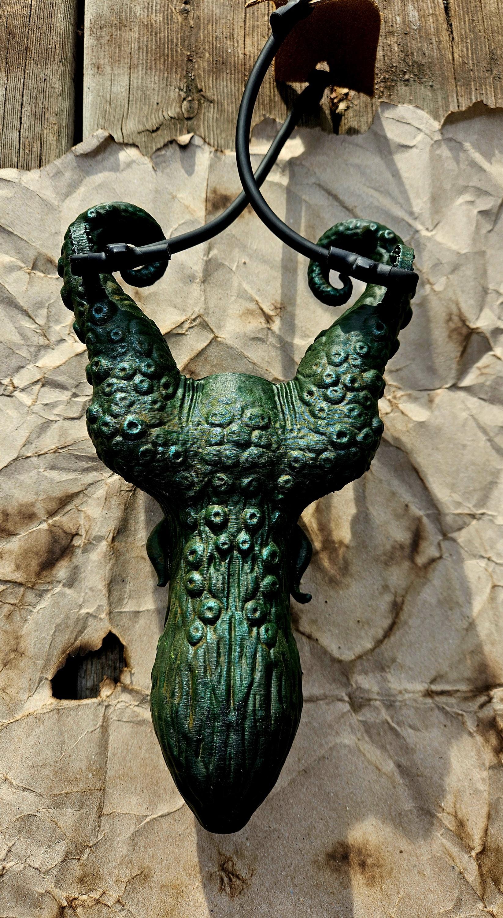 Leviathan Slingshot – Fully Functional Cthulhu Sea Monster Sling | Handmade Fantasy Weapon | Kraken Slingshot