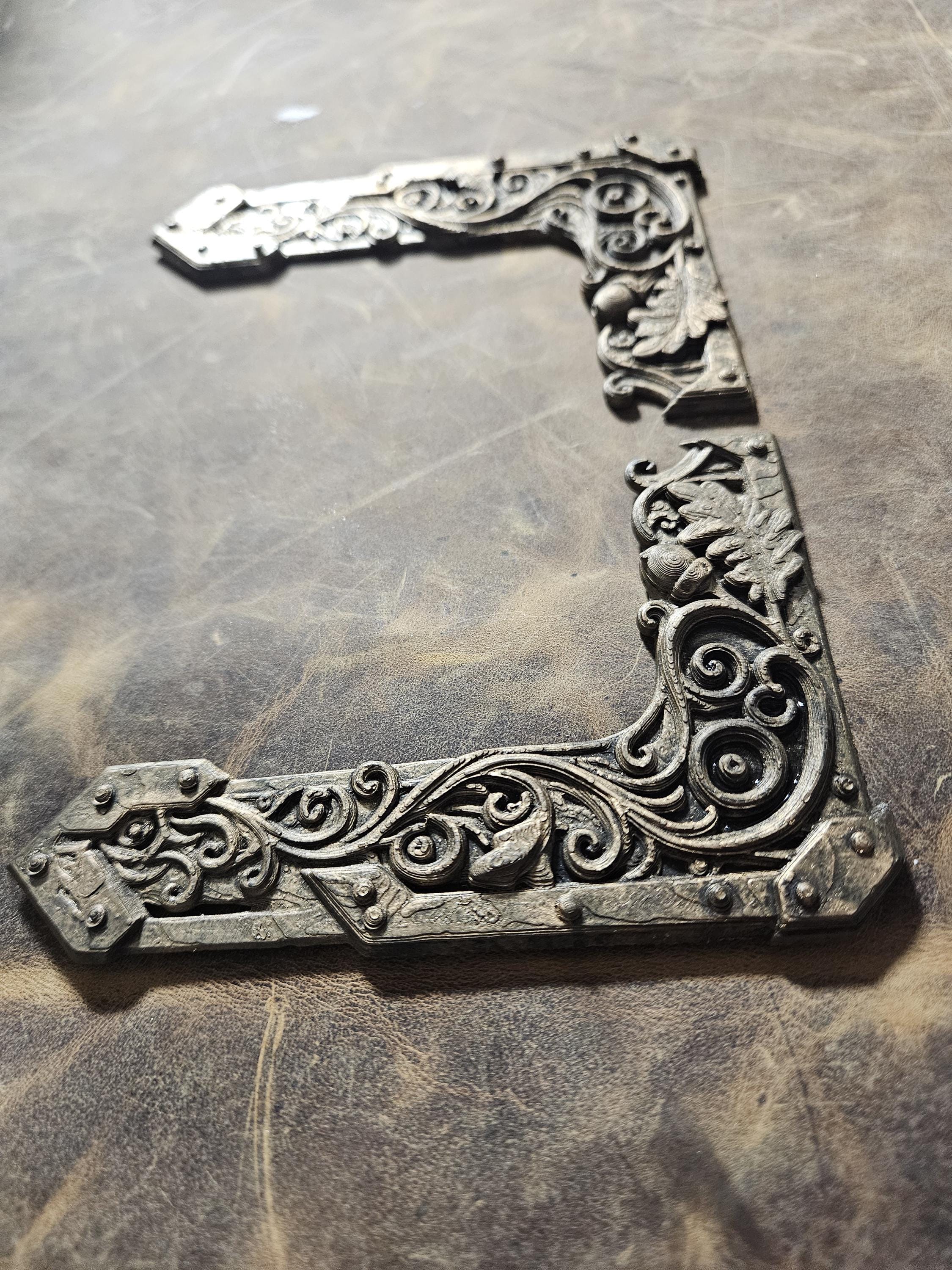 Oakleaf Gothic Book Corners — Medieval Relic Grade (Set of 4)