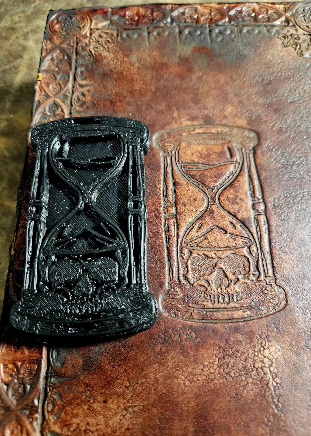Hourglass Sigil Leather Stamp | Ancient Time Symbol | Ritual Leatherworking Stamp | Relic Mark Tool for Grimoires, Journals & Armor